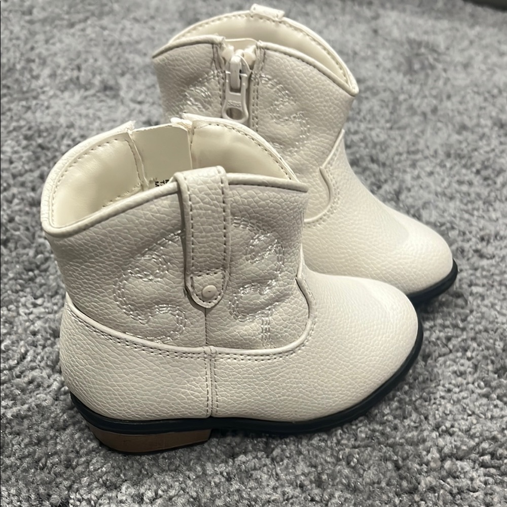 Cat & Jack Cream Toddler boots